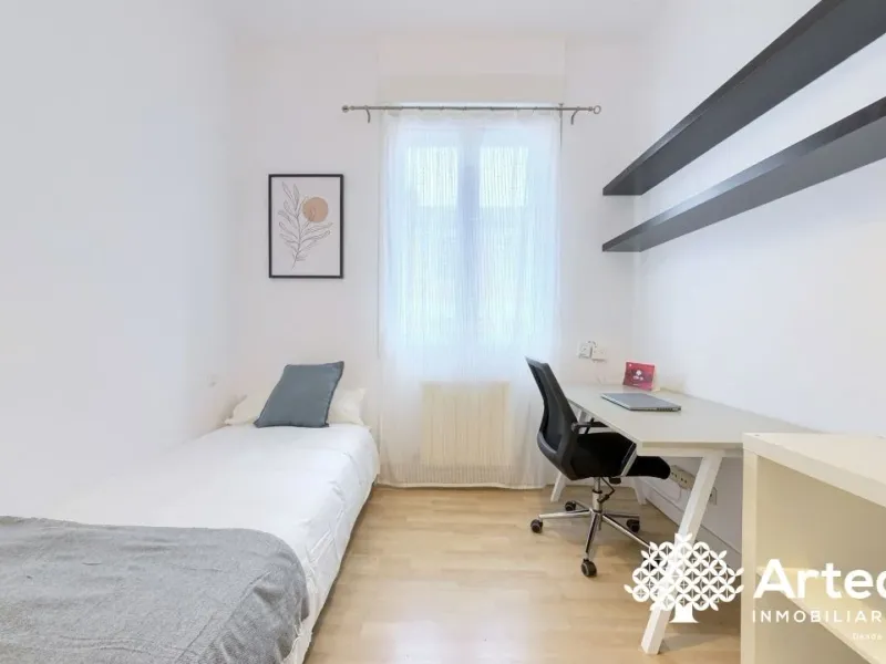 Alquiler de Temporada en Barrio de la Cruz (Begoña, Bilbao), 2 Habitaciones, Luminoso