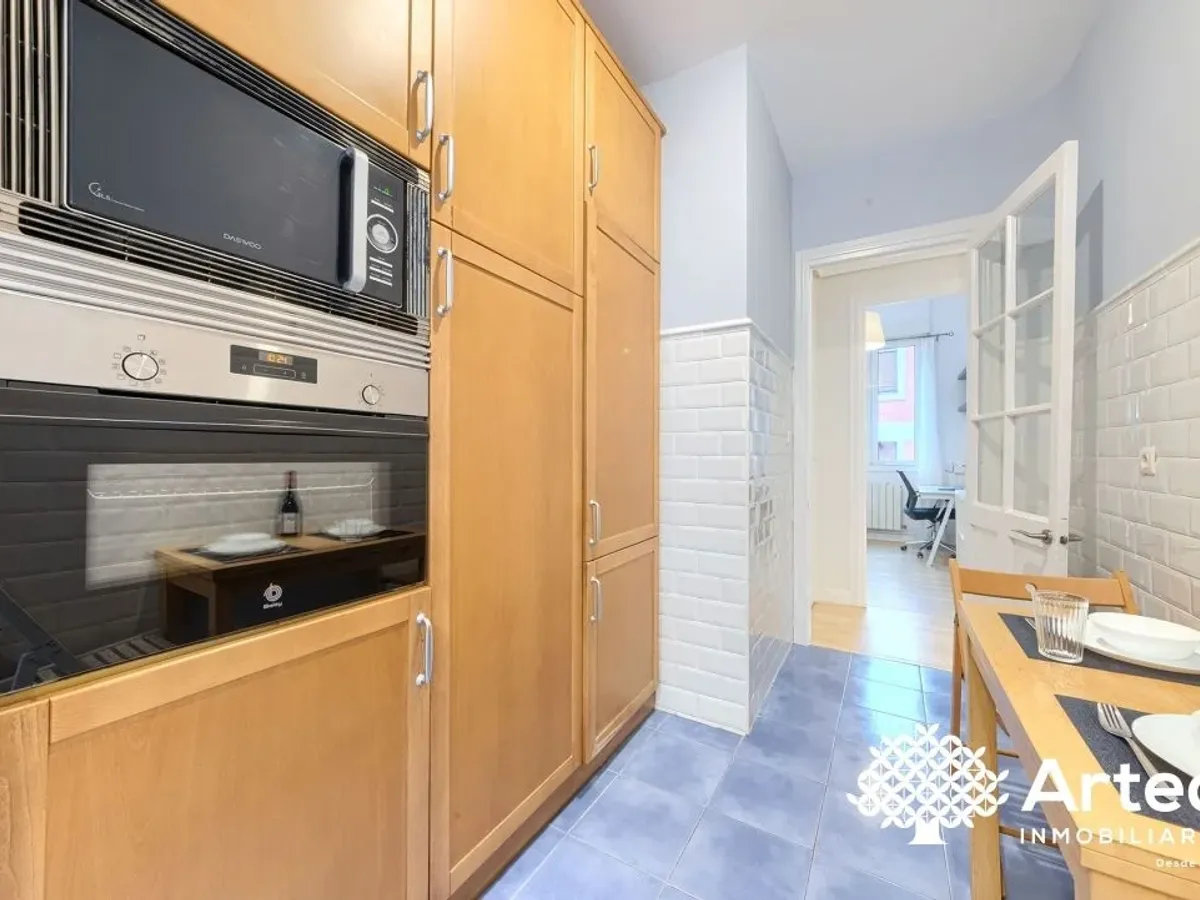 Alquiler de Temporada en Barrio de la Cruz (Begoña, Bilbao), 2 Habitaciones, Luminoso