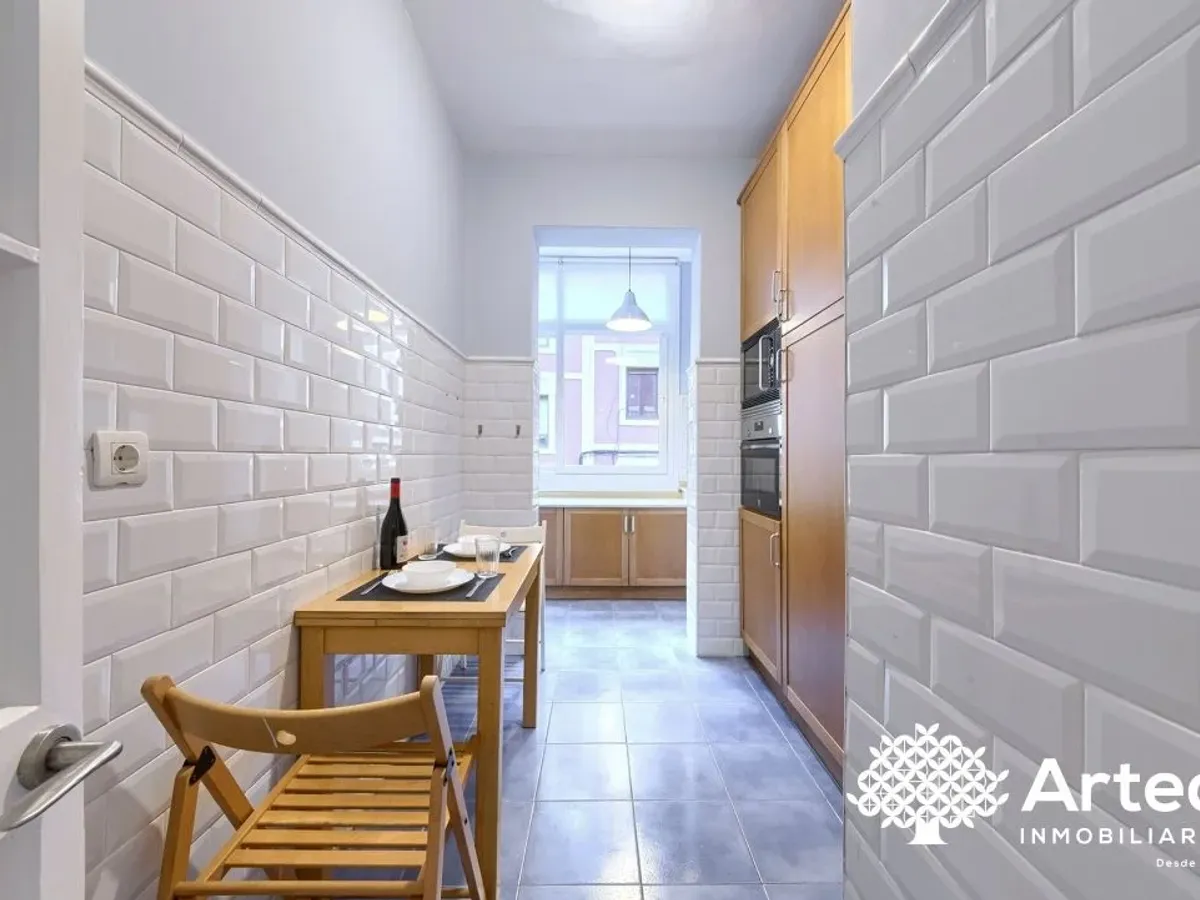 Alquiler de Temporada en Barrio de la Cruz (Begoña, Bilbao), 2 Habitaciones, Luminoso