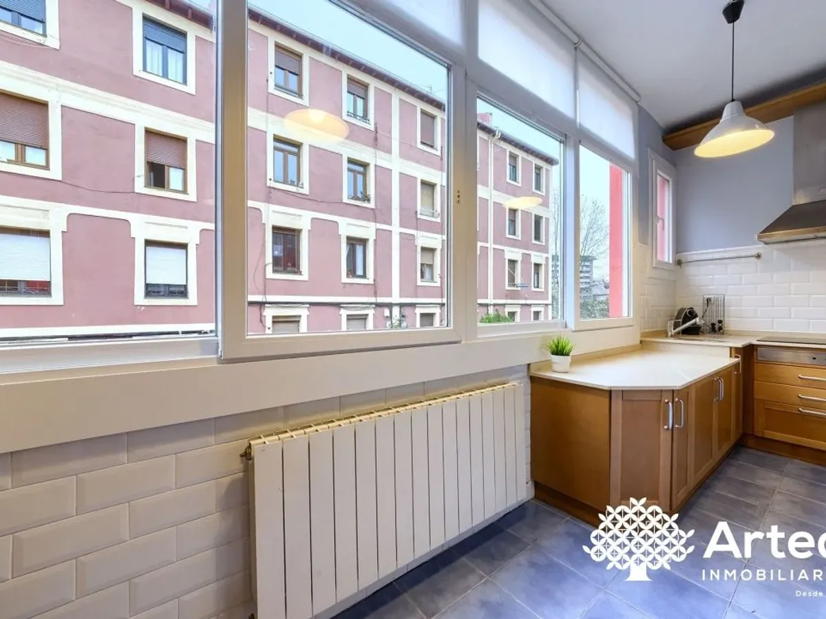 Alquiler de Temporada en Barrio de la Cruz (Begoña, Bilbao), 2 Habitaciones, Luminoso