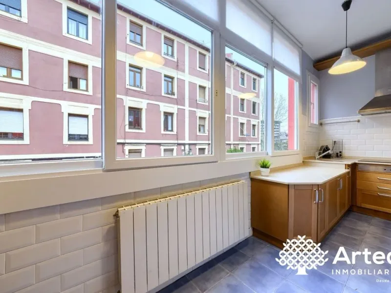 Alquiler de Temporada en Barrio de la Cruz (Begoña, Bilbao), 2 Habitaciones, Luminoso