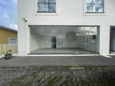 Arrendamento espaço comercial no Cabo Praia- Praia da Vitória