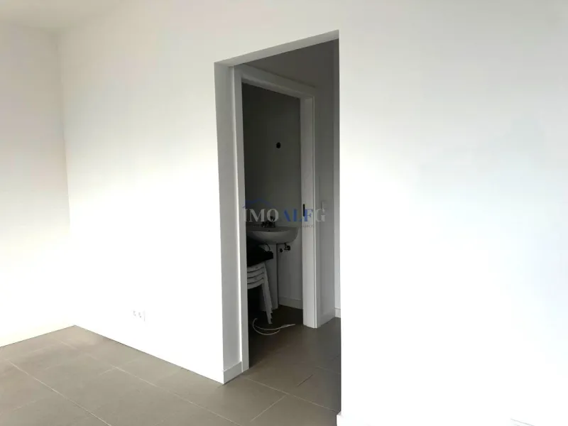 Arrendamento espaço comercial no Cabo Praia- Praia da Vitória