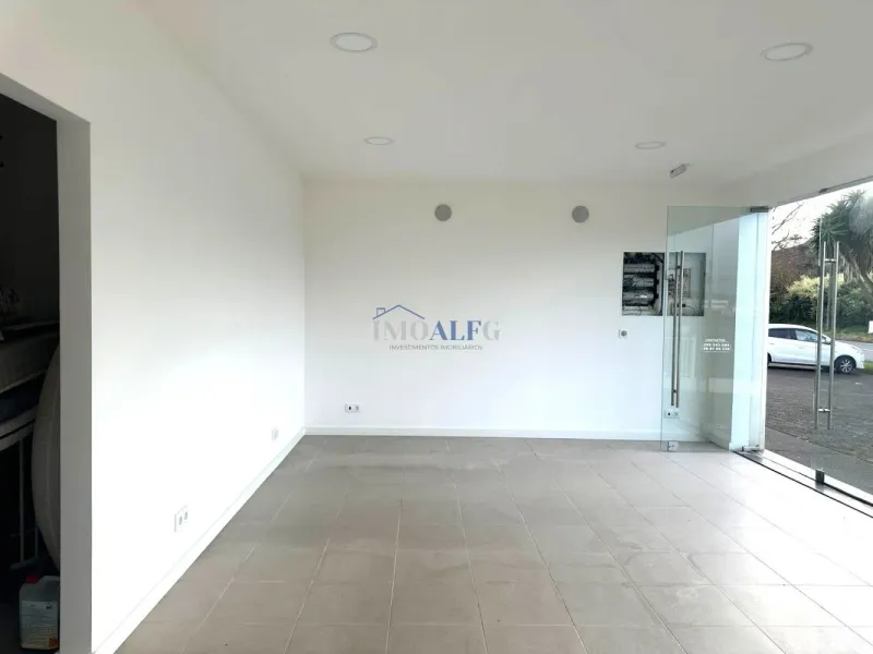 Arrendamento espaço comercial no Cabo Praia- Praia da Vitória