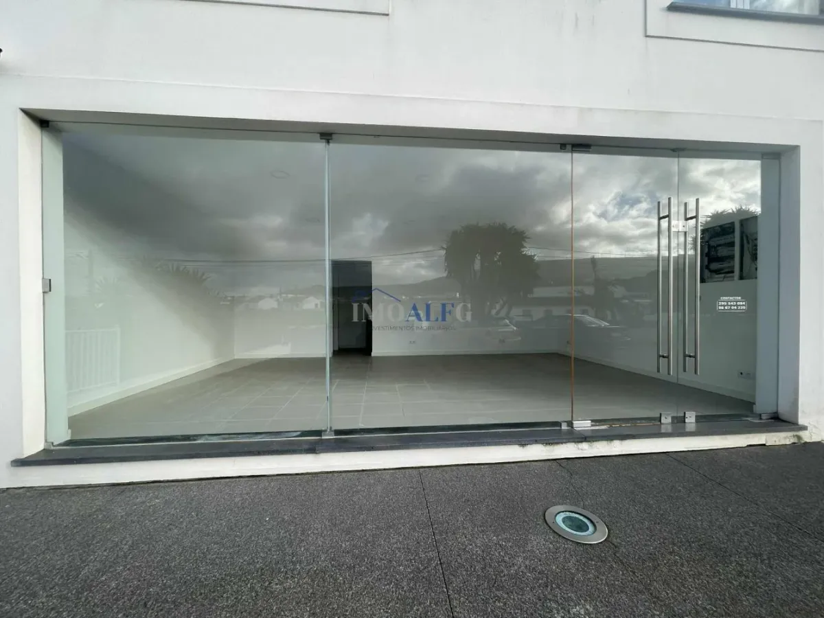 Arrendamento espaço comercial no Cabo Praia- Praia da Vitória