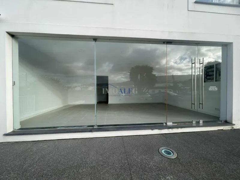 Arrendamento espaço comercial no Cabo Praia- Praia da Vitória