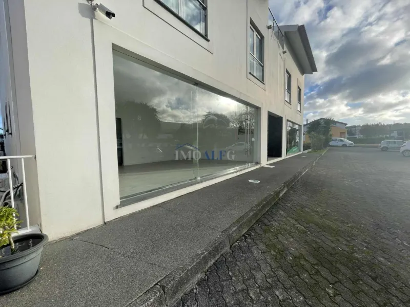 Arrendamento espaço comercial no Cabo Praia- Praia da Vitória