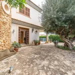 Chalet independiente de 4 plantas con ascensor y vistas al mar en Son Serra de Marina 3