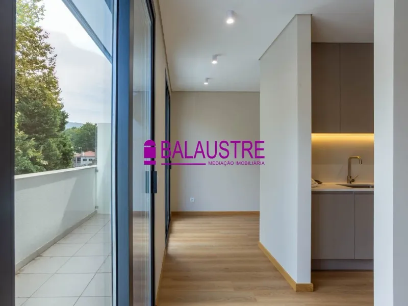 Apartamento T2 na Rua de Santo Adrião (NOVO) - 3º Esquerdo