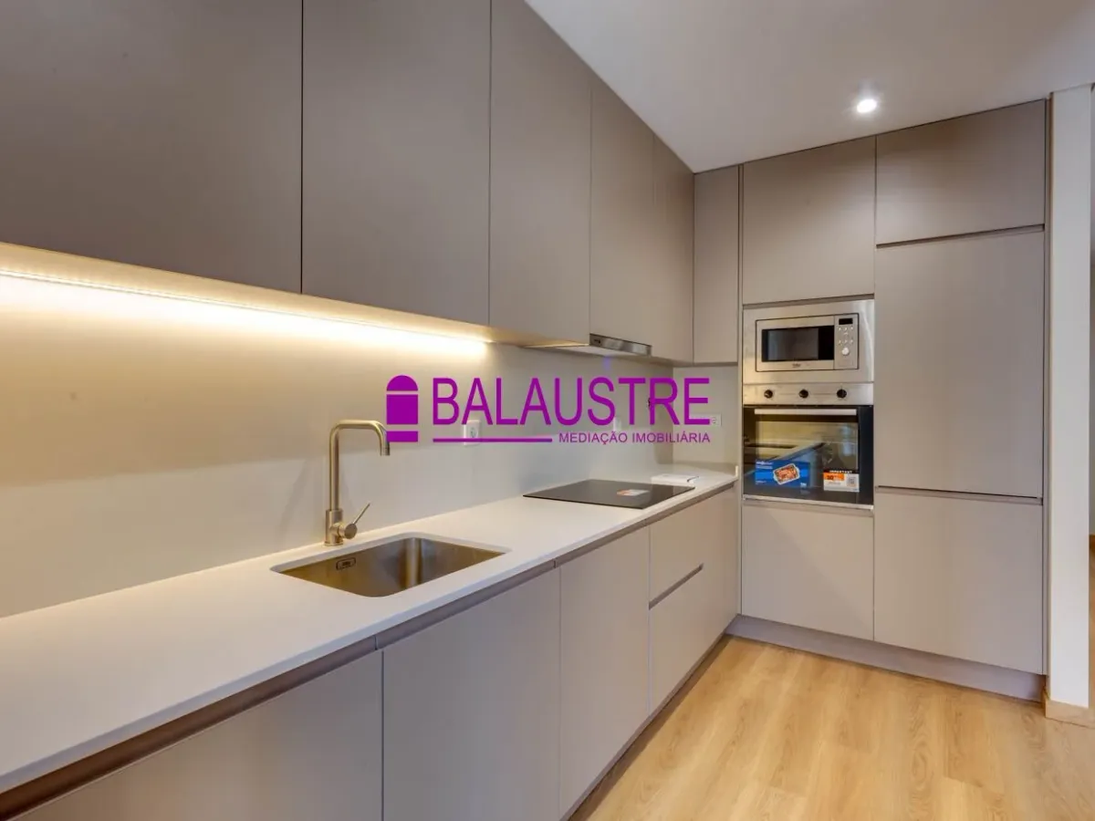 Apartamento T2 na Rua de Santo Adrião (NOVO) - 3º Esquerdo