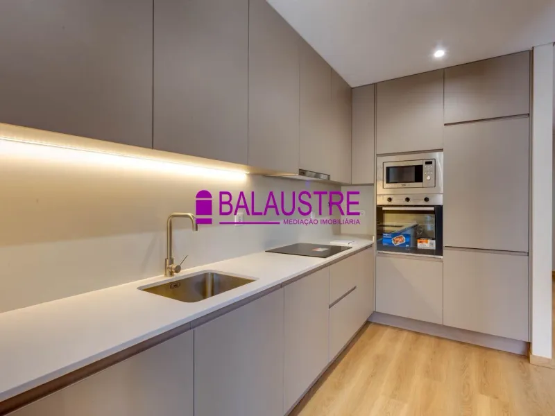 Apartamento T2 na Rua de Santo Adrião (NOVO) - 3º Esquerdo