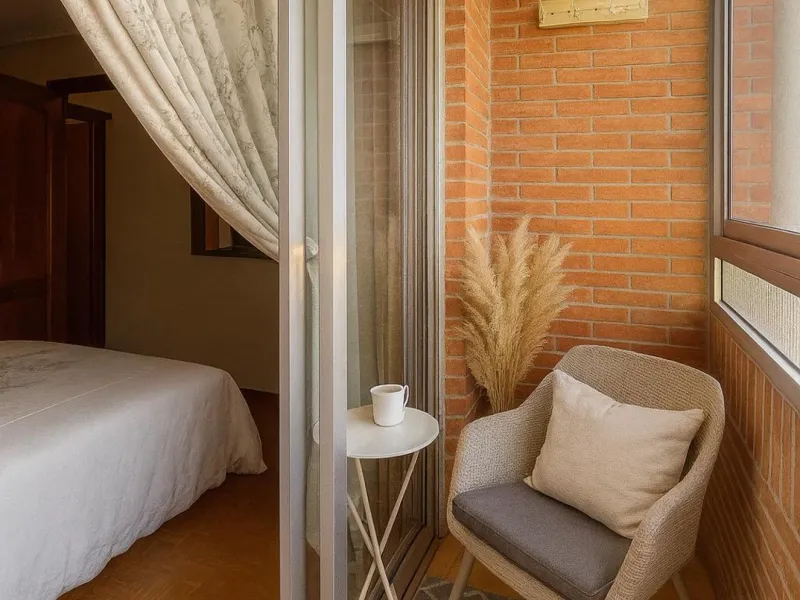 Vivienda exterior con 3 dormitorios, garaje y trastero junto a Esteban Sáez Alvarado y Carretera Poza