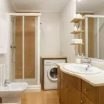 Vivienda exterior con 3 dormitorios, garaje y trastero junto a Esteban Sáez Alvarado y Carretera Poza 12