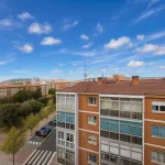 Vivienda exterior con 3 dormitorios, garaje y trastero junto a Esteban Sáez Alvarado y Carretera Poza 16