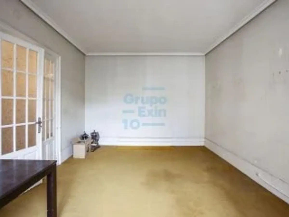 Descubre una propiedad exclusiva situada en la mejor zona del barrio de Gros en Donostia-San Sebastián.