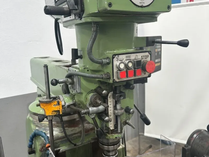 Fresadora Lagun FTV4, cabezal variable y mesa amplia