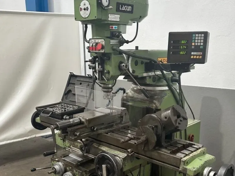 Fresadora Lagun FTV4, cabezal variable y mesa amplia