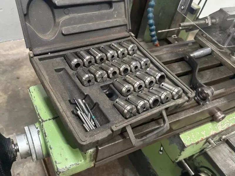 Fresadora Lagun FTV4, cabezal variable y mesa amplia