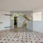 Moradia isolada tradicional junto ao mar e praia 13