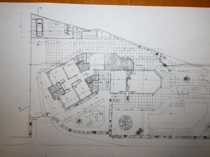 Moradia isolada tradicional junto ao mar e praia