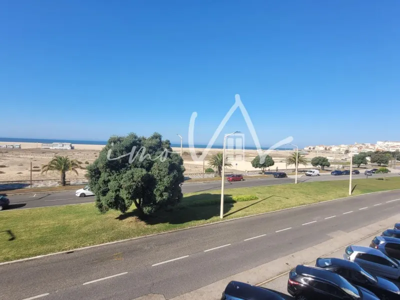 Apartamento T2 Frente de Mar