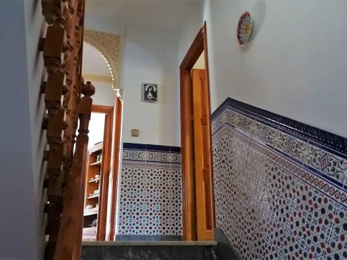 Lanjaron. Six bedroom house on a corner plot