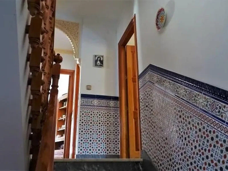 Lanjaron. Six bedroom house on a corner plot