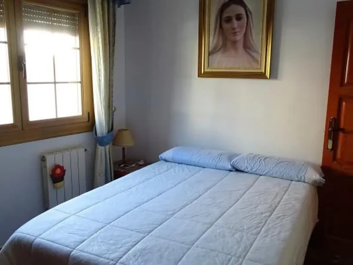 Lanjaron. Six bedroom house on a corner plot