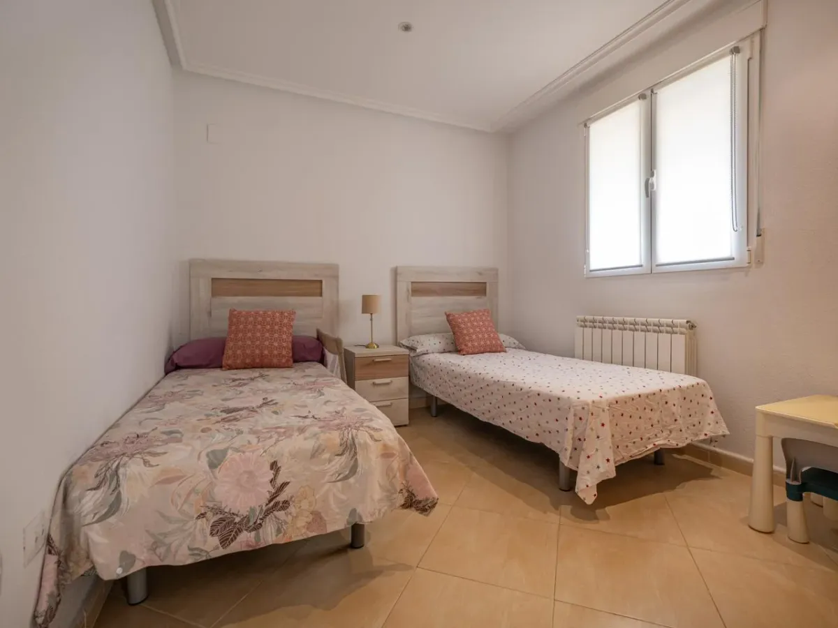 Chalet en UNA PLANTA con PISCINA en San Pedro del Arroyo