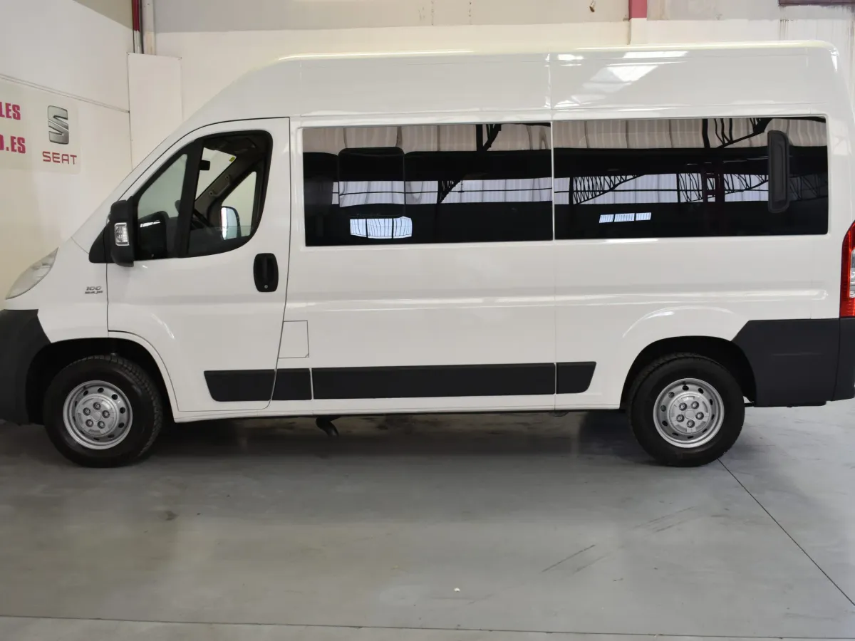 FIAT Ducato 30 2.2 ACRISTALADA 9 PLAZAS