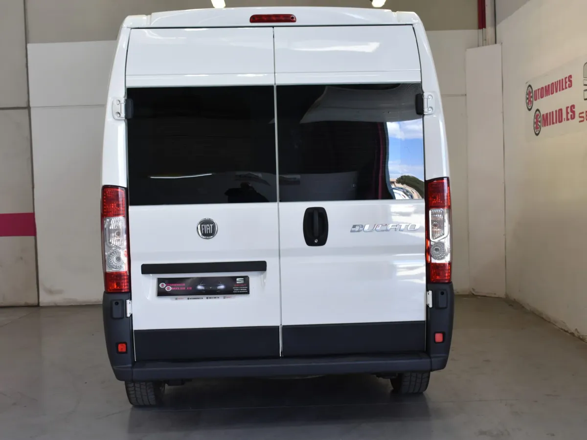 FIAT Ducato 30 2.2 ACRISTALADA 9 PLAZAS