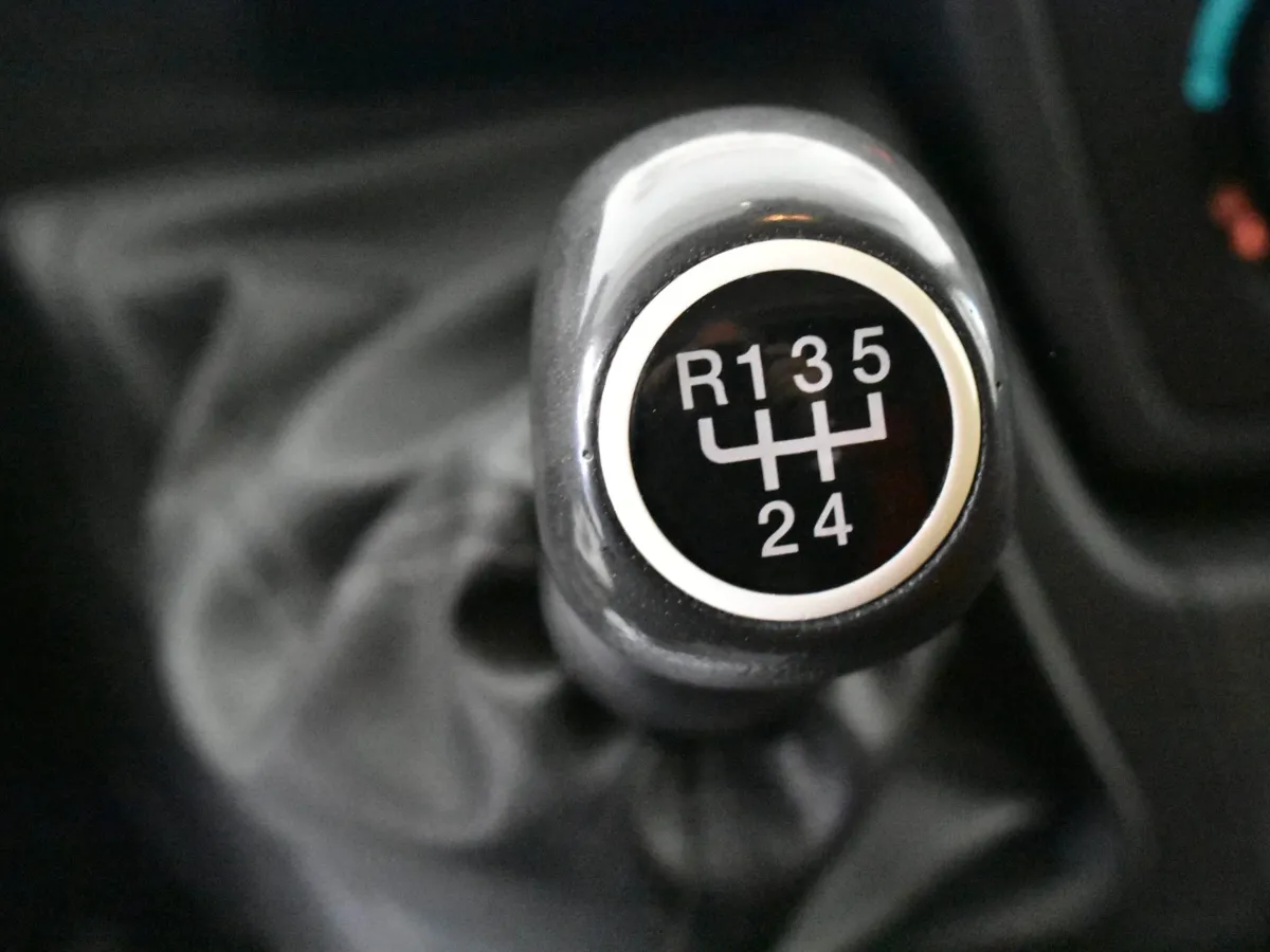 FIAT Ducato 30 2.2 ACRISTALADA 9 PLAZAS