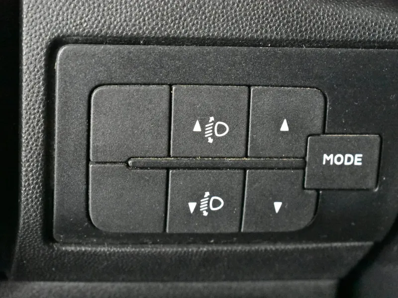 FIAT Ducato 30 2.2 ACRISTALADA 9 PLAZAS