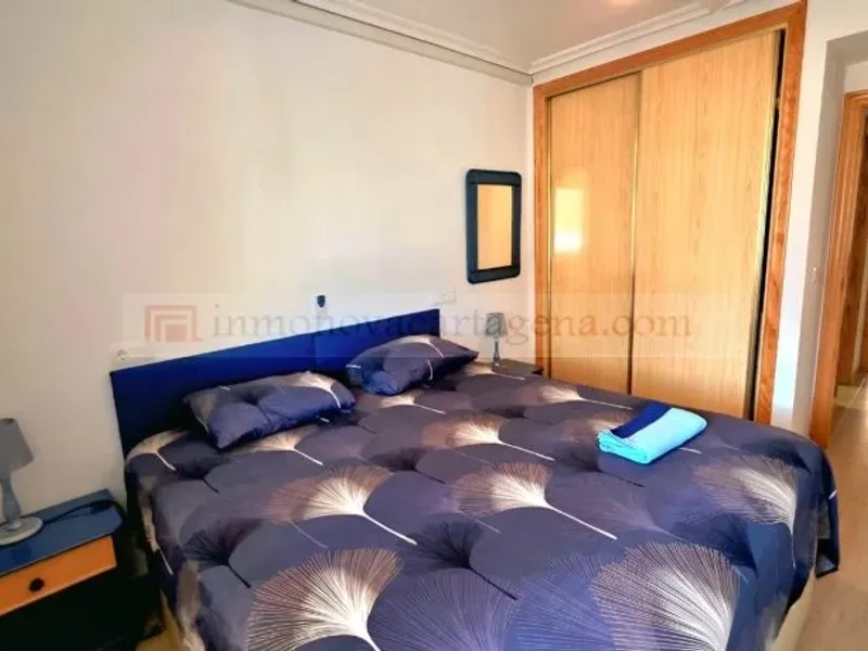 Venta de Espectacular Piso Bajo en Playa Islas Menores con Amplio Porche y Piscina Comunitaria