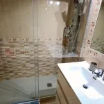 Venta de Espectacular Piso Bajo en Playa Islas Menores con Amplio Porche y Piscina Comunitaria 15