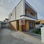 Moradia T3 de 3 frentes, Nova, Madalena / Gaia / Porto 2