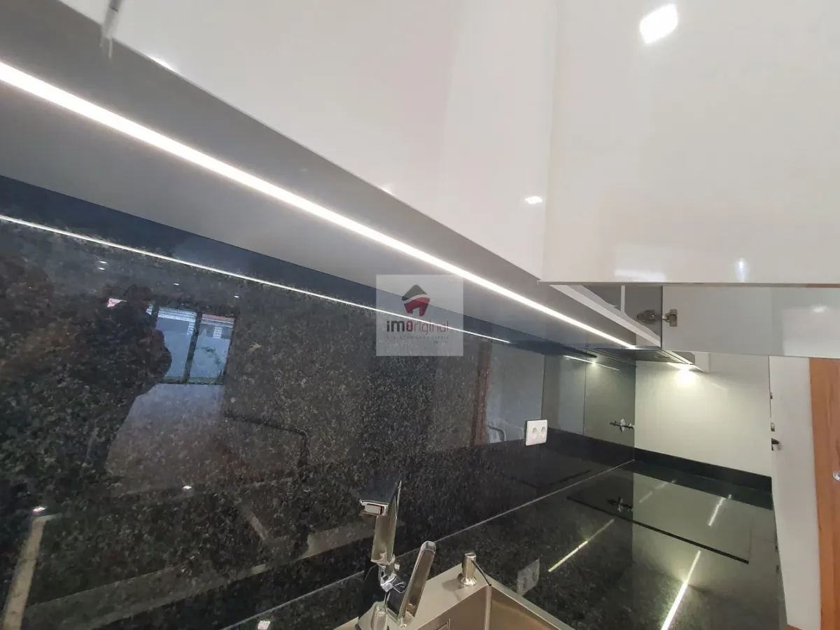 Moradia T3 de 3 frentes, Nova, Madalena / Gaia / Porto