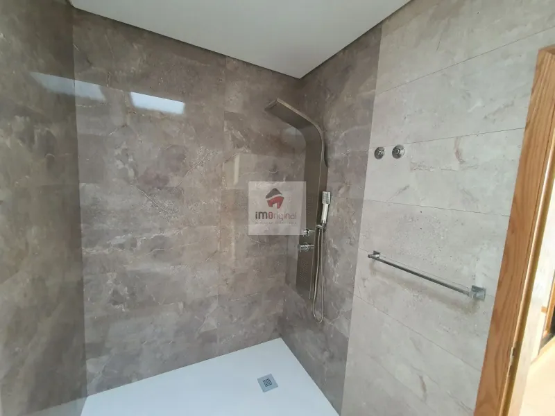 Moradia T3 de 3 frentes, Nova, Madalena / Gaia / Porto