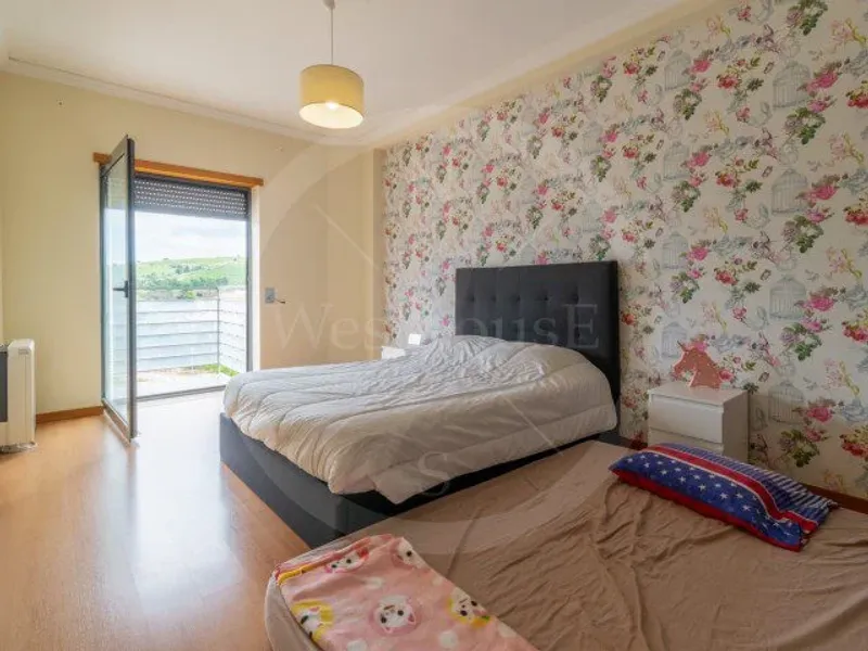 Apartamento T3 com 230m2, em Varandas de Torres I, Torres Vedras