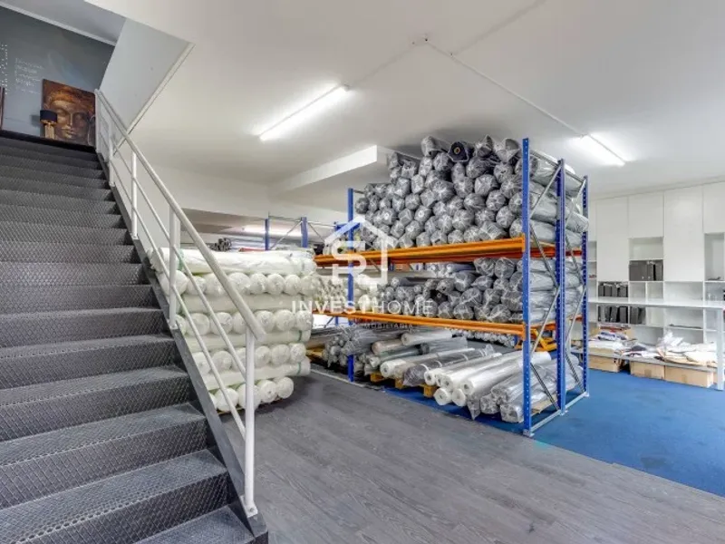 Armazém 241m2 | Zona Industrial Ermesinde | 2 Frentes | 2 Pisos