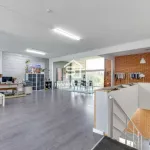Armazém 241m2 | Zona Industrial Ermesinde | 2 Frentes | 2 Pisos 6