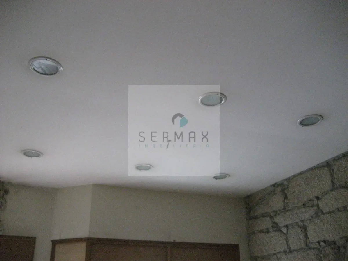 Loja na baixa, junto ao Silo Auto