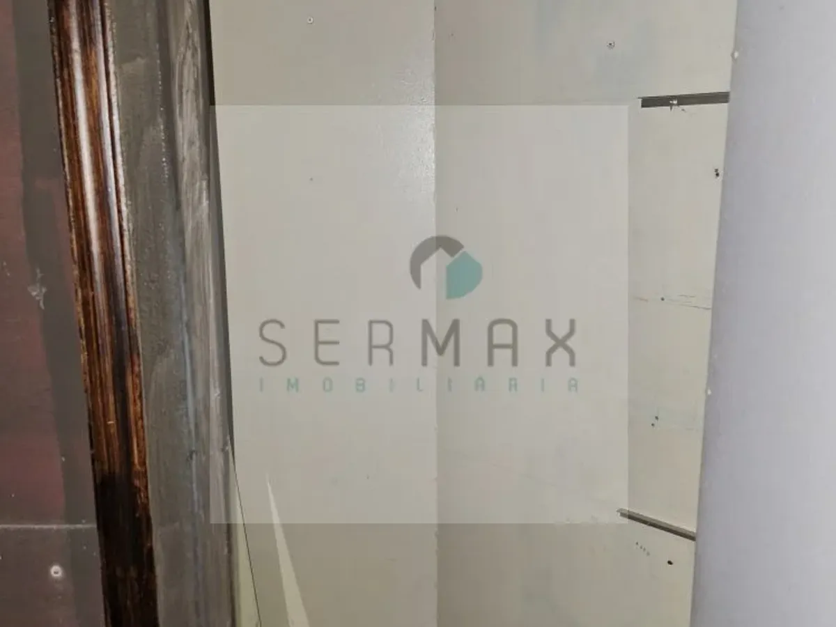 Loja na baixa, junto ao Silo Auto