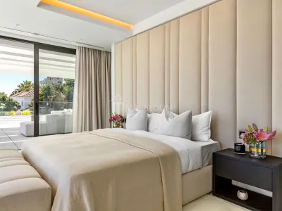 Modern Luxurious Villa in El Paraiso