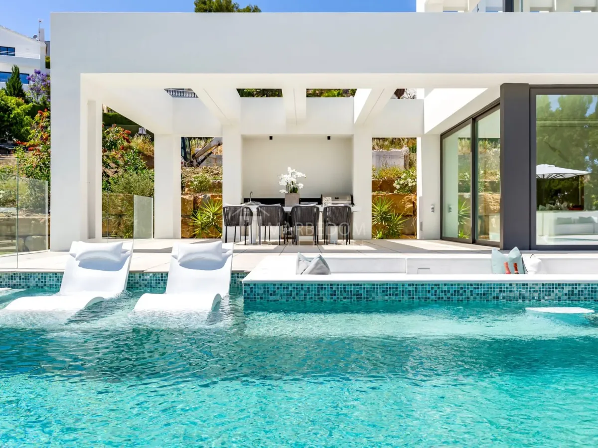 Modern Luxurious Villa in El Paraiso