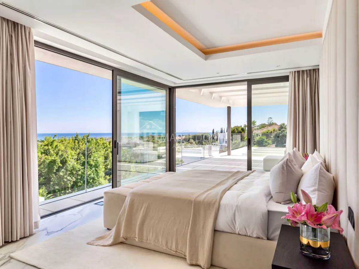 Modern Luxurious Villa in El Paraiso