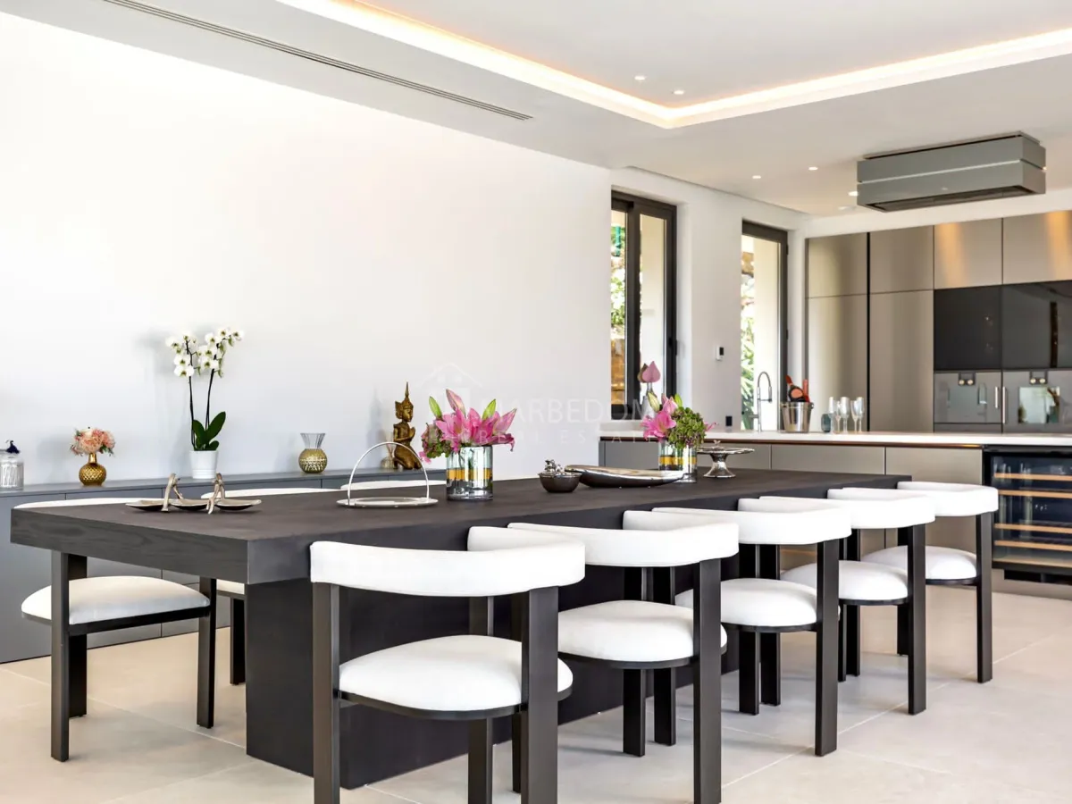 Modern Luxurious Villa in El Paraiso