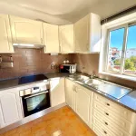 Apartamento T2 com vista mar situado perto do centro histórico de Albufeira. 7