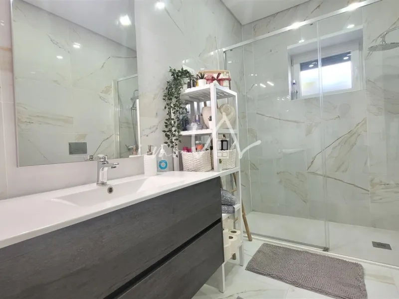 Apartamento T3 junto à praia