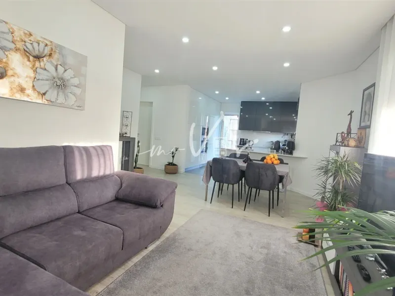 Apartamento T3 junto à praia